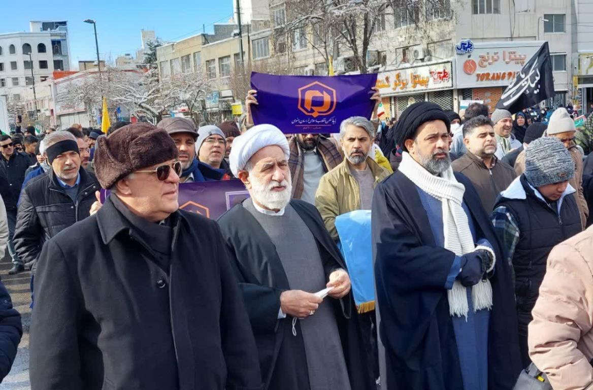 در مراسم جشن و راهپیمایی 22 بهمن د ر مشهد مقدس